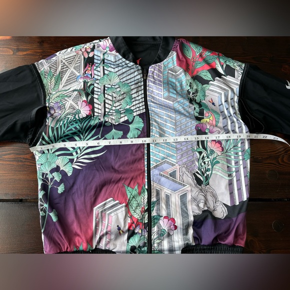 RARE NIKE REVERSIBLE JAPANESE GRAPHIC RUNNING BOMBER JACKET CJ4976-010 WOMEN S - Picture 10 of 14